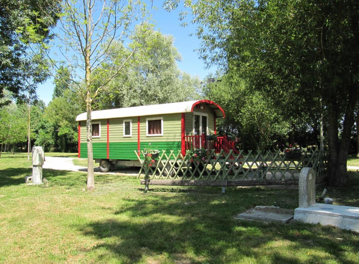 Camping Belle Riviere Chaniers Ngoại thất bức ảnh