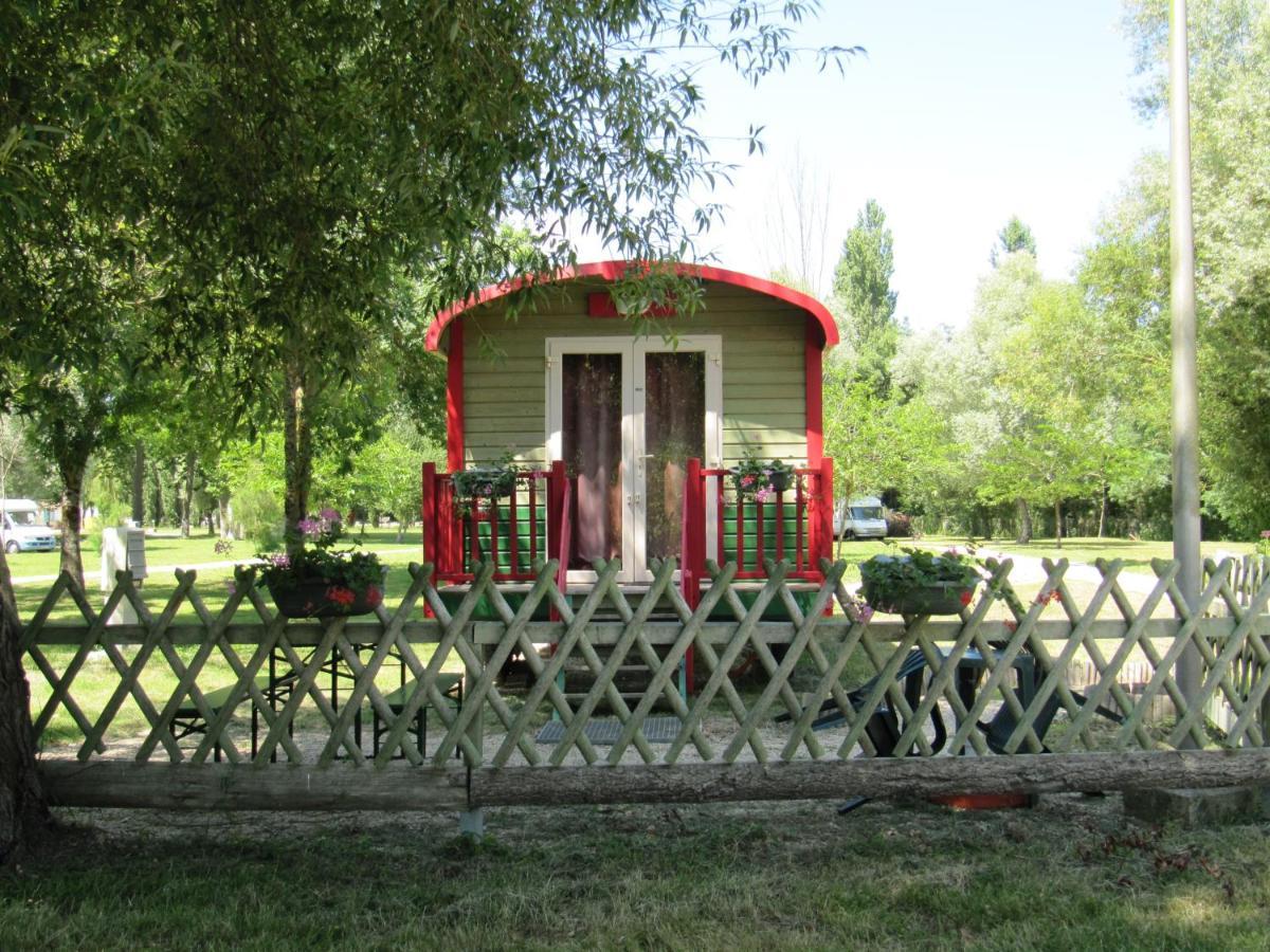 Camping Belle Riviere Chaniers Ngoại thất bức ảnh