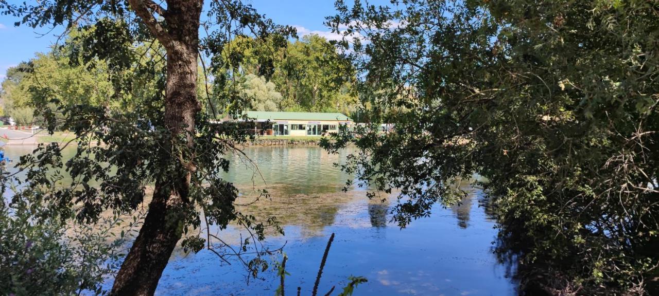 Camping Belle Riviere Chaniers Ngoại thất bức ảnh